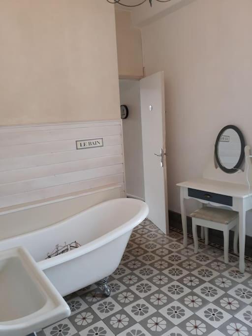 Maison De Ville Proche Beauval Avec Parking Selles sur Cher Bagian luar foto